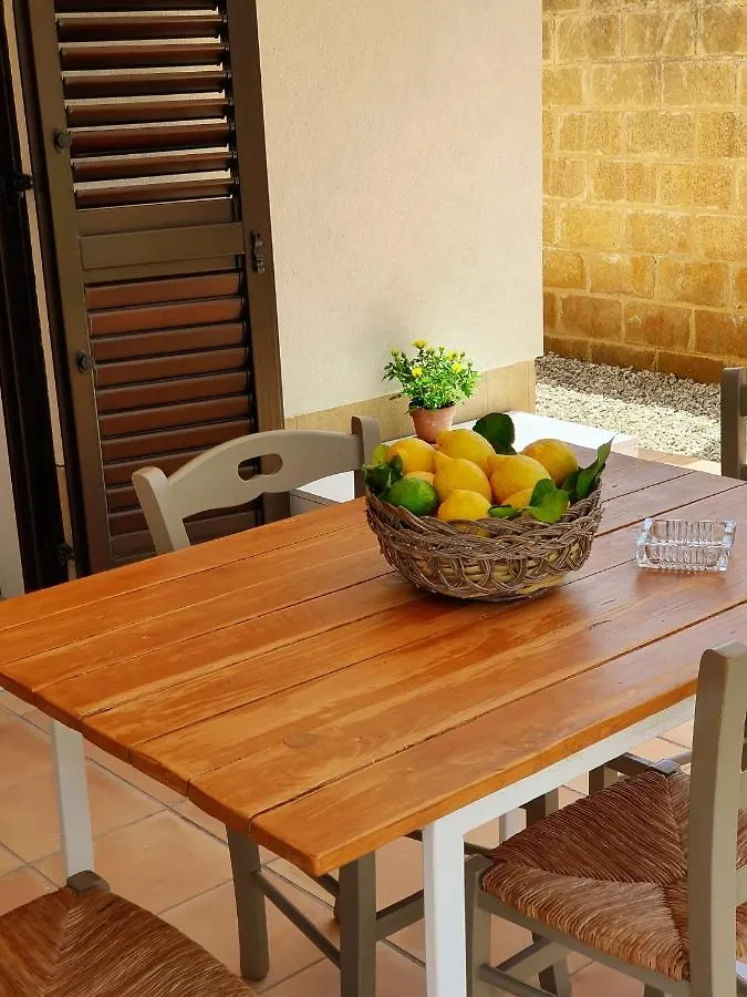 Il Bonsai Brucoli Villetta Per Turisti Villa